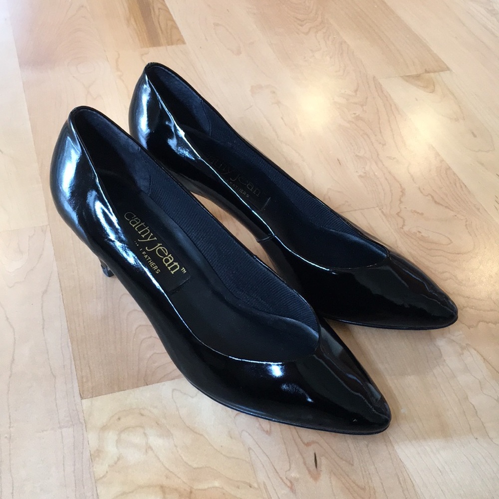 Cathy Jean black patent leather pointy toe…